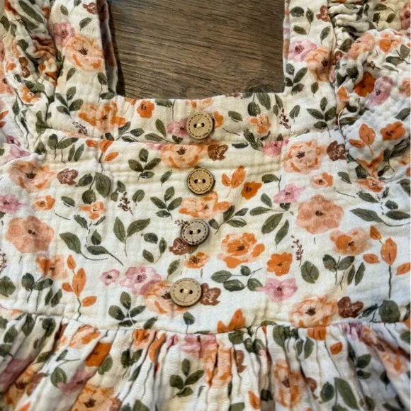 Cheeky Plum Floral Kids 3/4 puff sleeve dress- Floral with wooden buttons - Picture 2 of 3